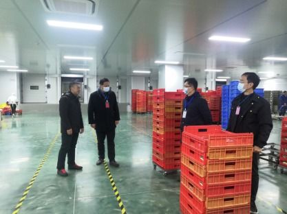 食金之風(fēng) 要不得 廣西桂林嚴(yán)查含金銀箔粉食品